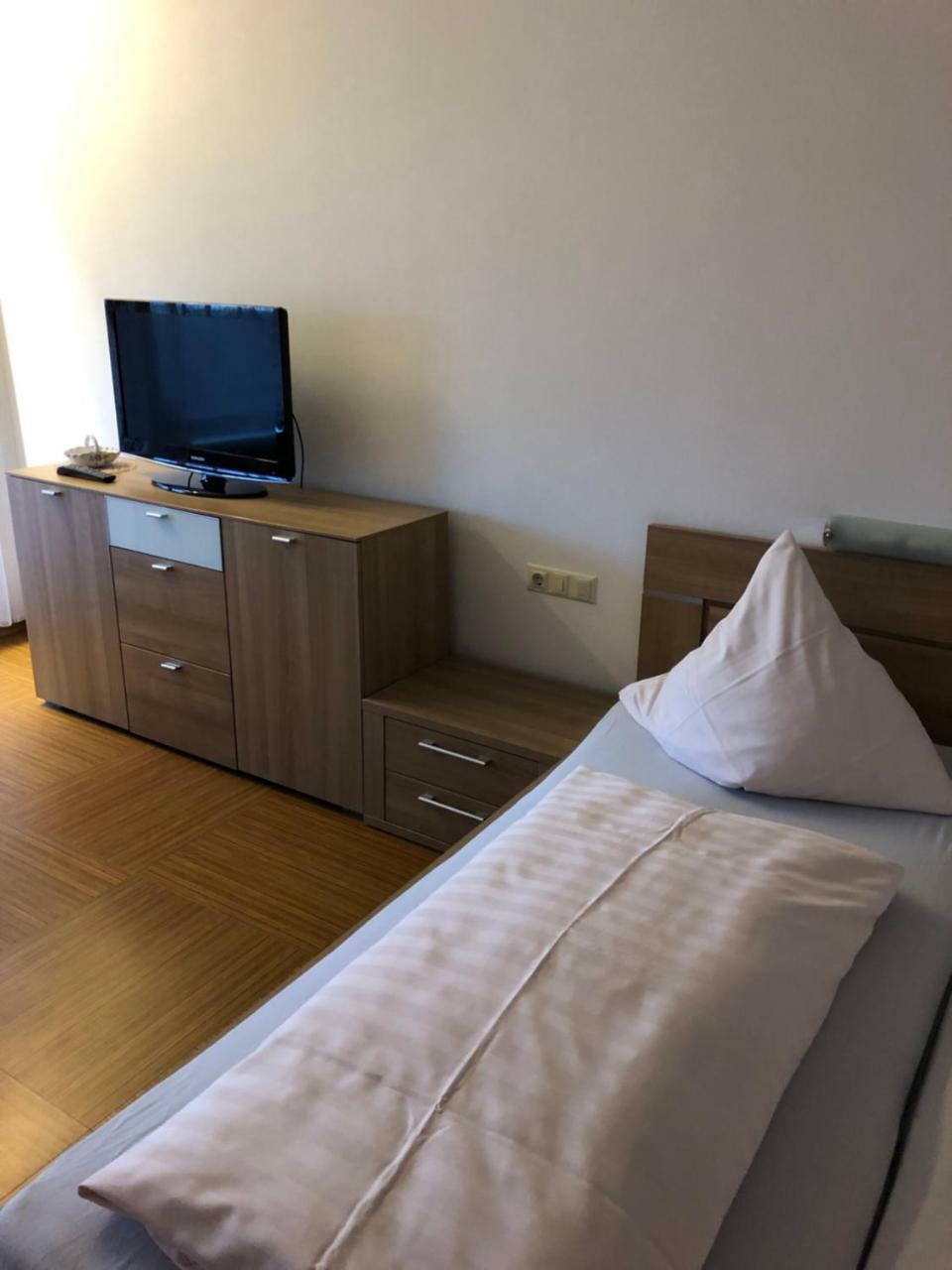 Hotel Cafe Waldeck 부스텐로트 외부 사진
